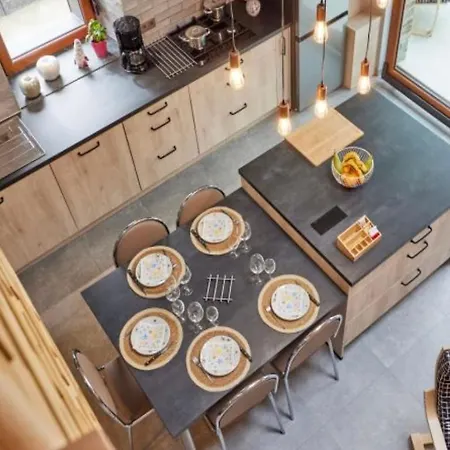 Charming House * בוילון